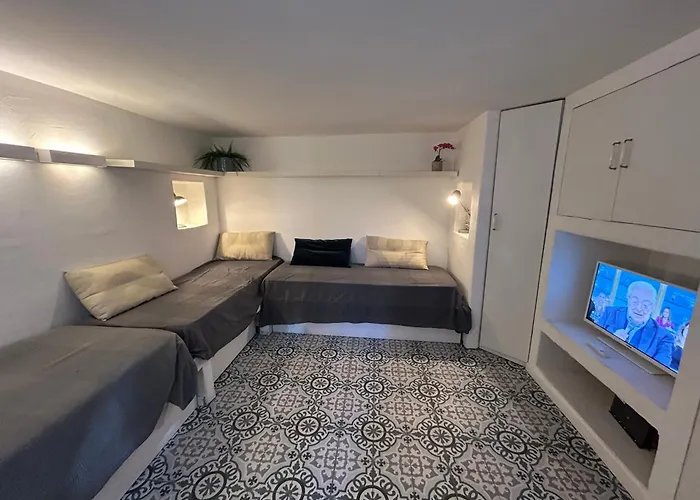 Nanhome By World Finale Ligure