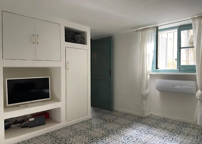 Nanhome Finale Ligure